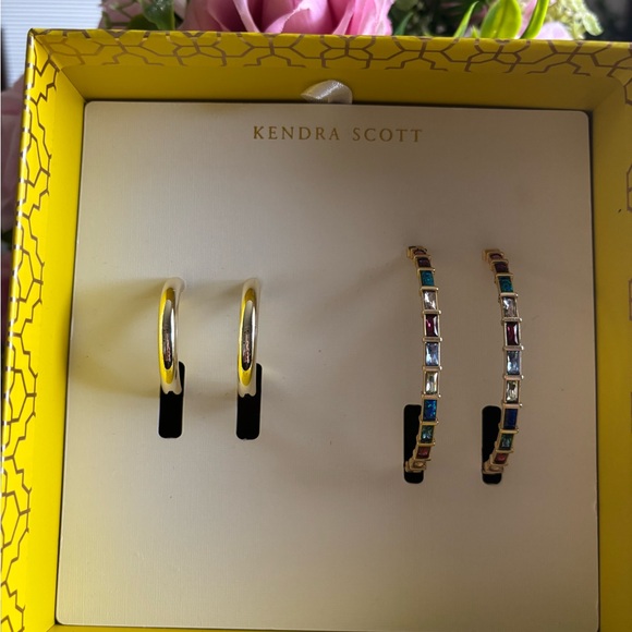 NWT Kendra Scott 2 Pieces Set Thora & Colecte Earrings Set Gold jewel tone mix - Picture 3 of 7